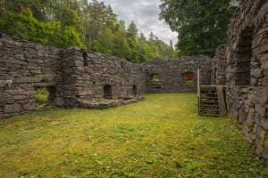 Kärleksstigen, Bäckefors bruk