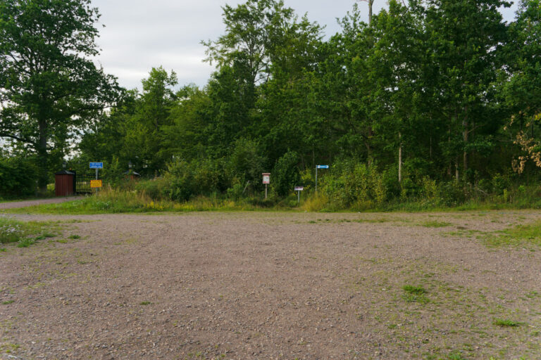 Parkering Brahälla slottsruin
